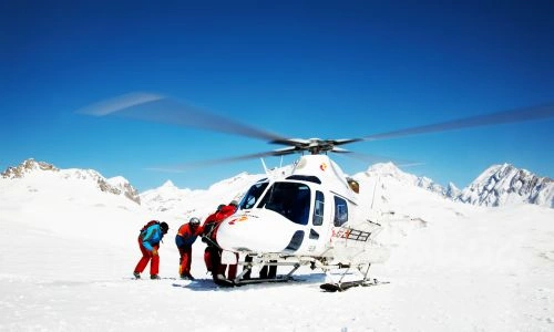 Nepal’s Luxury – From Everest, Safari, Lakes to Temples